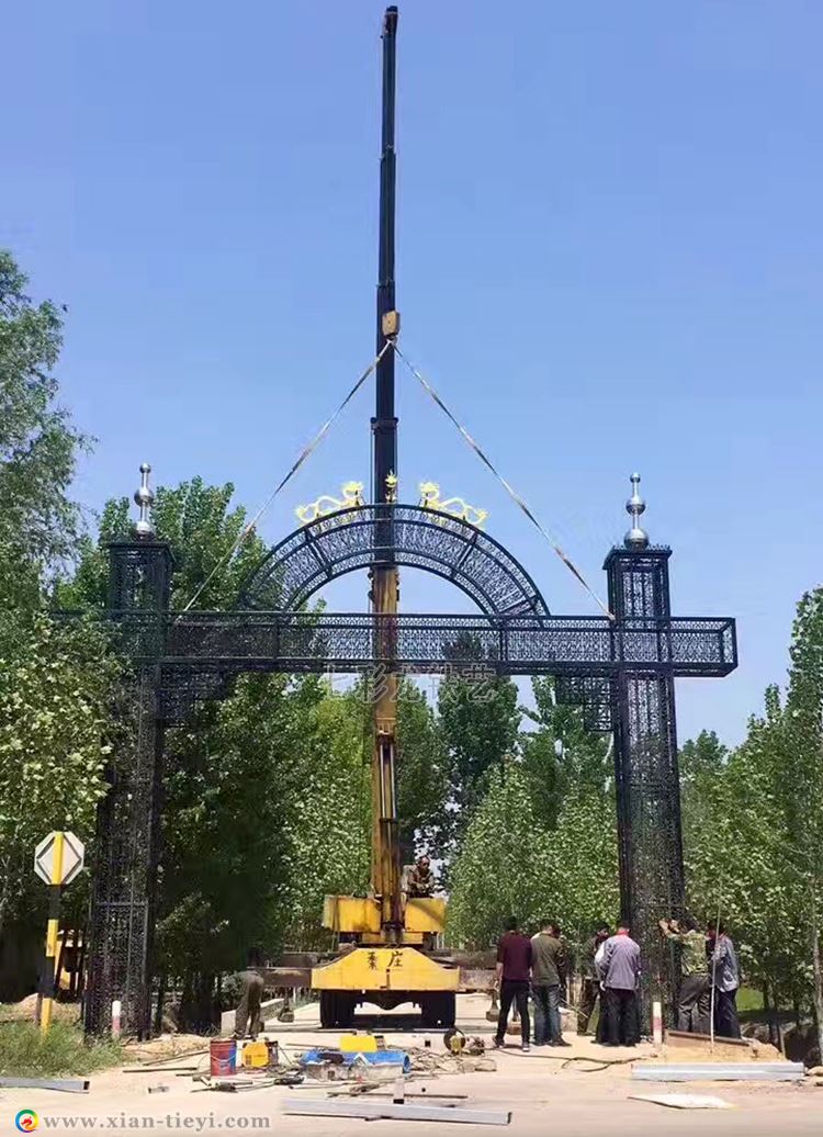 戶縣鐵藝龍門牌坊牌樓吊裝