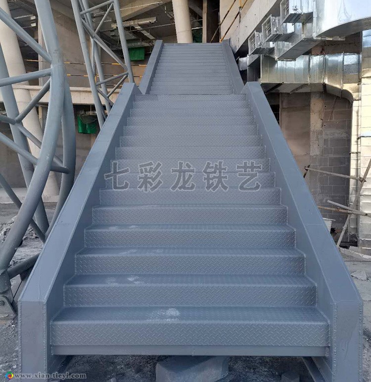 西安體育場館鋼結構箱梁樓梯_1