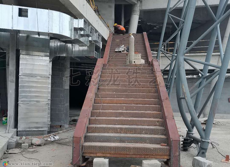 西安體育場館鋼結構箱梁樓梯_3