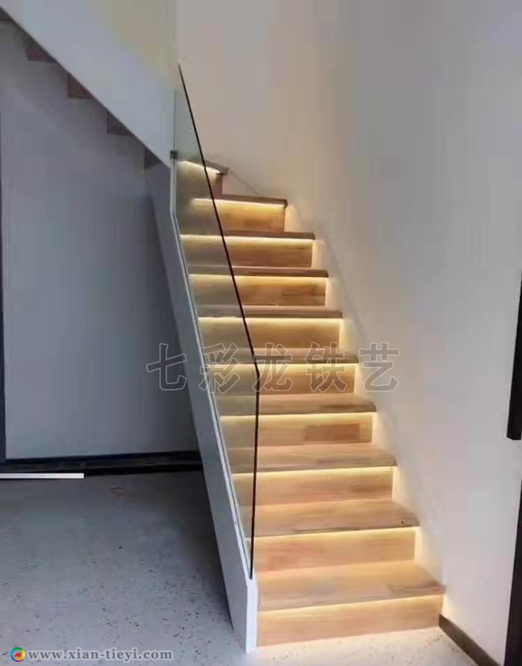 玻璃卡槽鋼結構板式樓梯