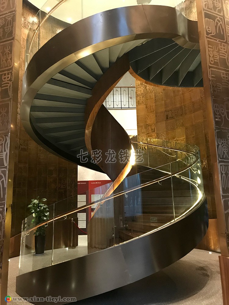 綠地新都會箱梁螺旋樓梯_正立面