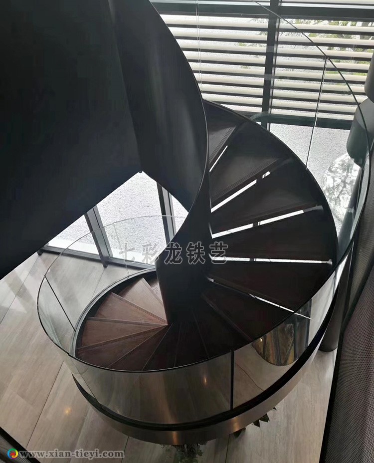 玻璃扶手板式旋轉樓梯_俯視