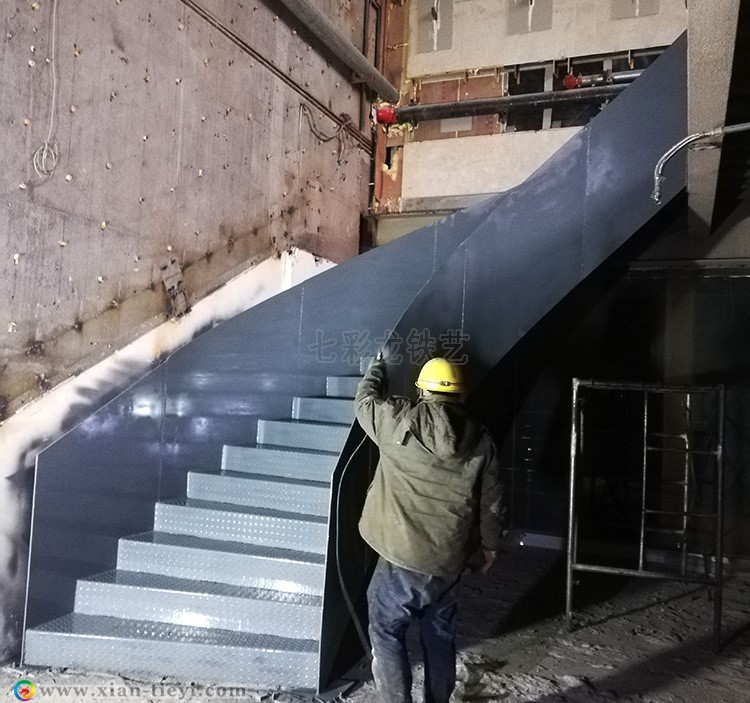 高欄板式鋼結構旋轉樓梯