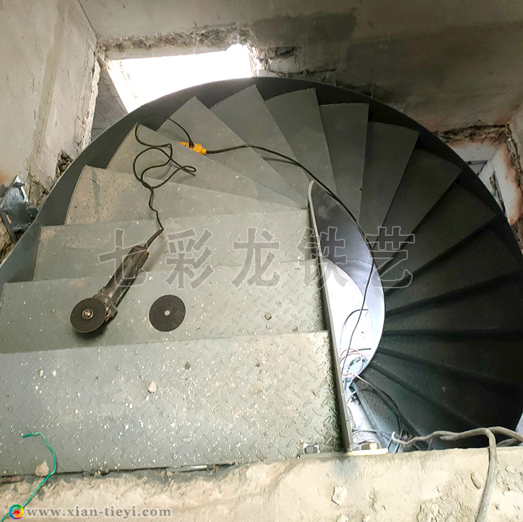 鋼結(jié)構(gòu)板式U形樓梯恒大帝景項(xiàng)目_2