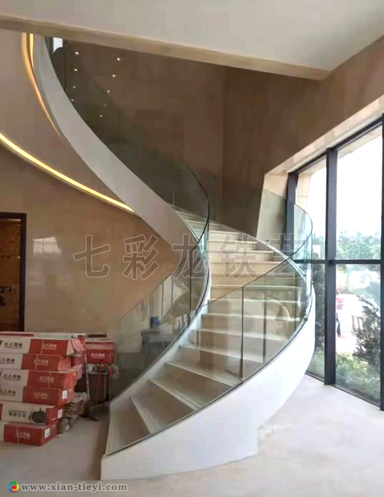 玻璃護欄鋼結構板式螺旋樓梯