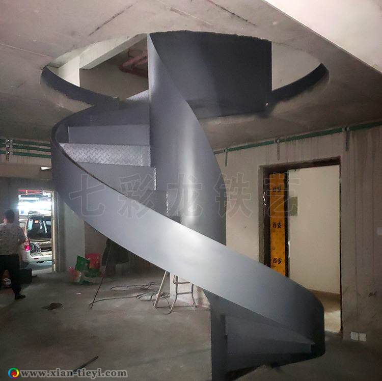 鋼結(jié)構(gòu)玻璃護(hù)欄旋轉(zhuǎn)樓梯_4