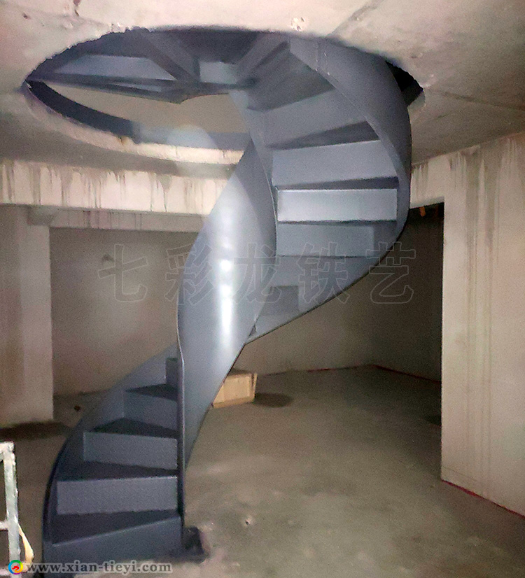 鋼結(jié)構(gòu)玻璃護(hù)欄旋轉(zhuǎn)樓梯_3