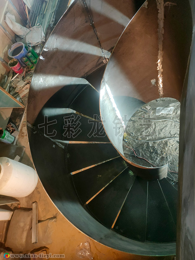 鋼結構加寬鋼板梯梁旋轉樓梯_2
