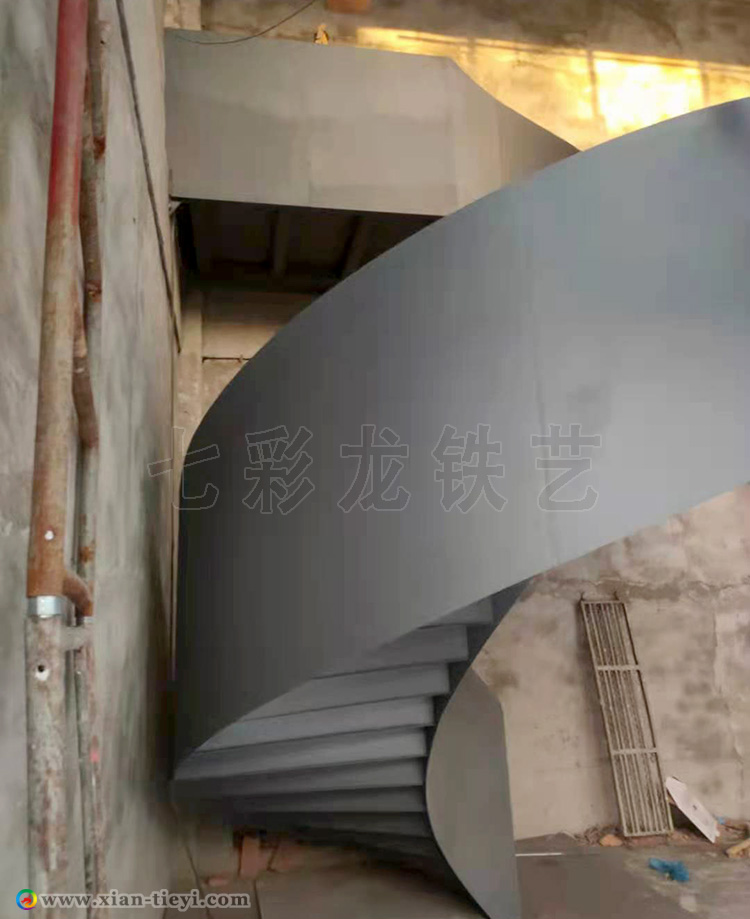 鋼結構板式高欄旋轉樓梯_2