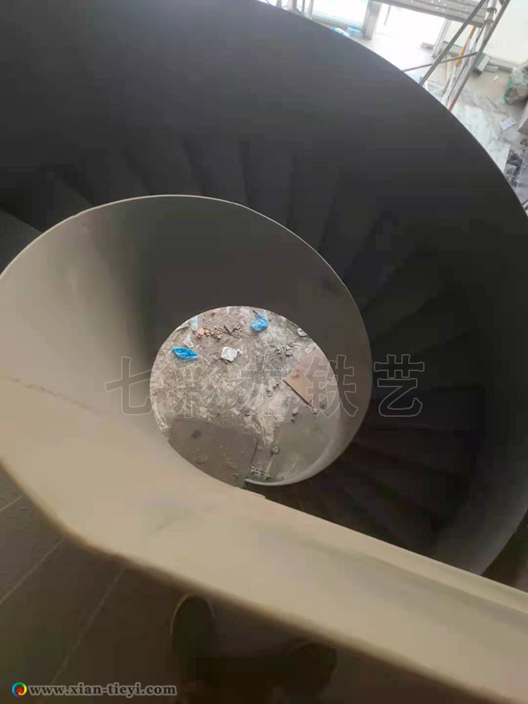 鋼結構板式高欄旋轉樓梯_3