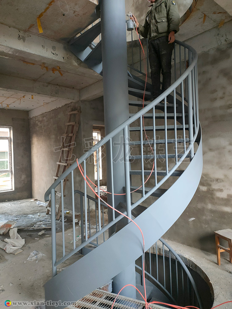 涇陽自建房鋼結構中柱旋轉樓梯_1
