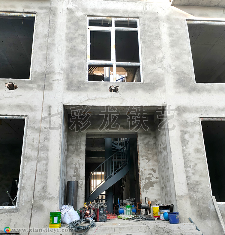 涇陽自建房鋼結構中柱旋轉樓梯_2