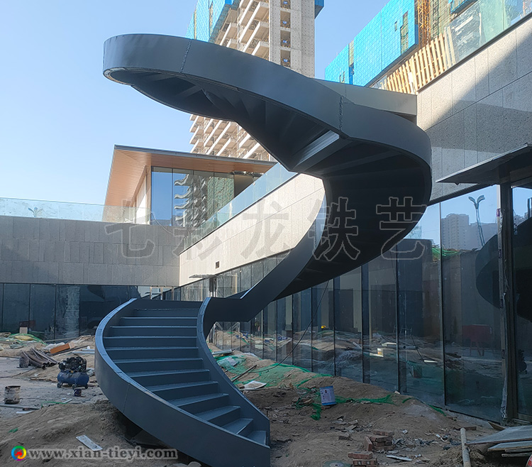 西寧市陽光城箱型梁旋轉樓梯_4