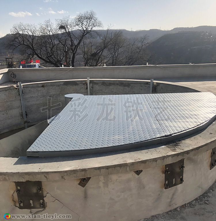銅川煤礦鋼構中柱旋轉樓梯_頂端平臺