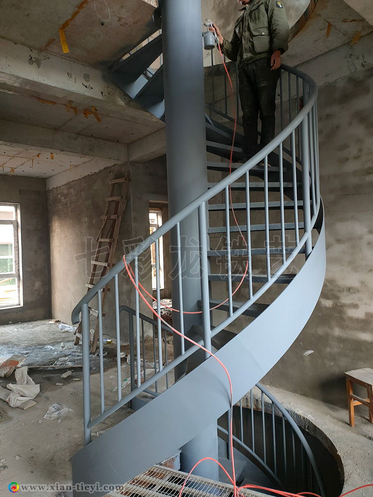 涇陽自建房室內中柱螺旋梯_2