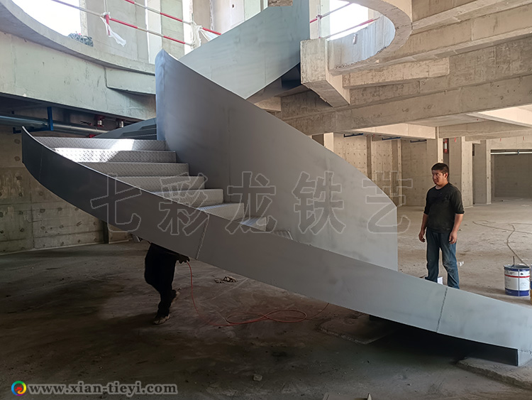 太白山售樓處鋼構旋轉樓梯_2