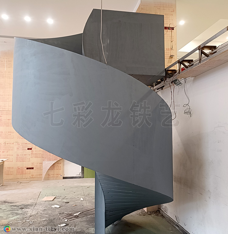 鋼板封底鋼結構高欄旋轉樓梯_2