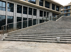 西安工業大學教務樓不銹