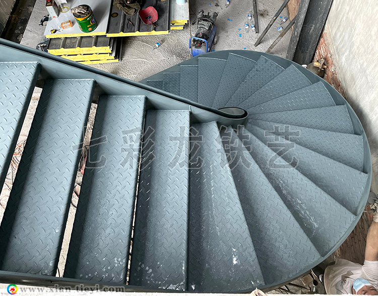 銅川耀州區自建房鋼構旋轉樓梯_1