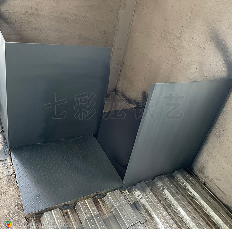 咸陽市里爾公館中空高欄旋轉(zhuǎn)樓梯_7