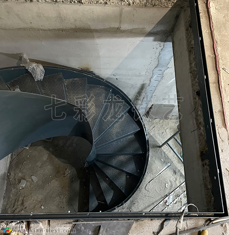 銅川碧桂園卷板旋轉樓梯_3
