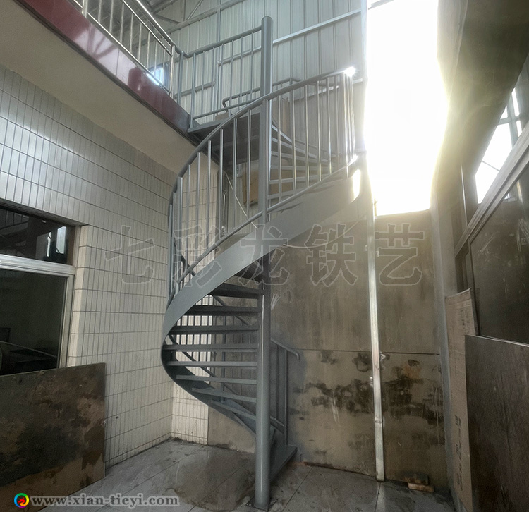 富平農村自建房中柱旋梯_1