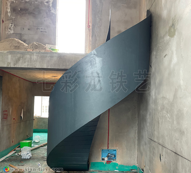 石油城鋼結構高欄板旋轉樓梯_1