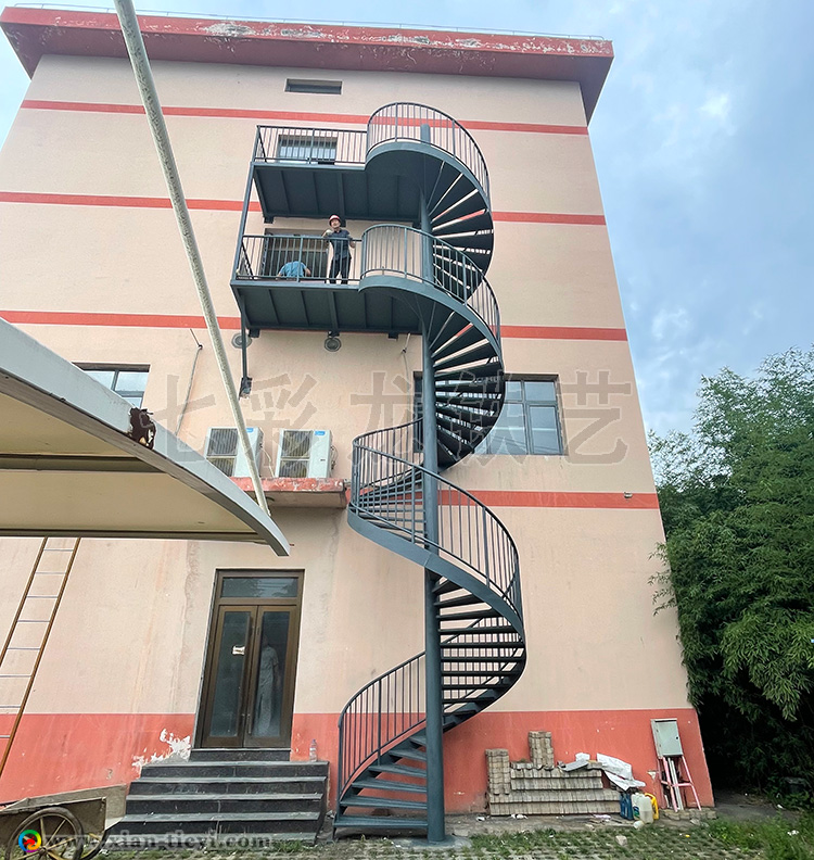 銅川秦瀚公司中柱旋轉樓梯_1