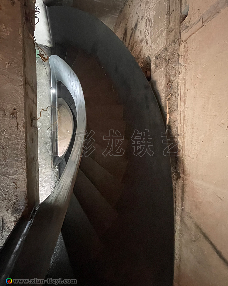 咸陽市鋼結構弧形樓梯_3
